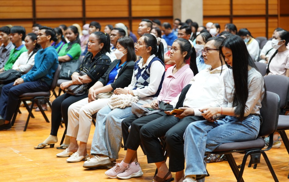 សិក្ខាសាលាស្តីពី << Complementing the Nexus of Mathematics and Scientific Education with CLIL Methodology >>